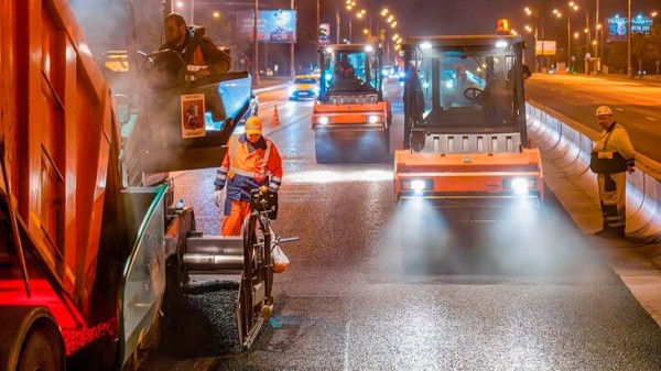 Асфальт обновили на Варшавском шоссе в Москве Асфальт обновили на Варшавском шоссе в Москве