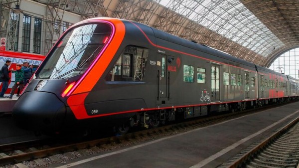 Юбилейную "Иволгу 4.0" в черном цвете запустили на МЦД-4 Юбилейную "Иволгу 4.0" в черном цвете запустили на МЦД-4