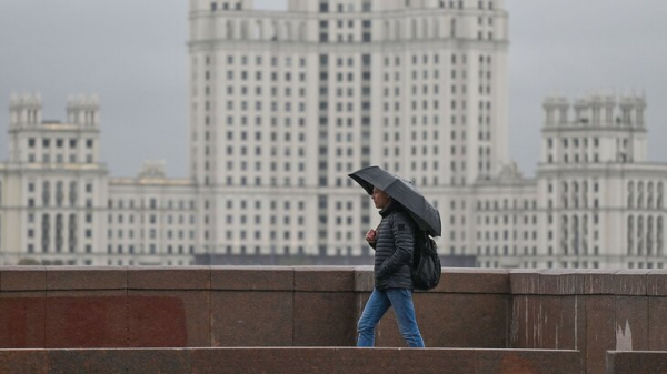 МЧС призвало москвичей к внимательности из-за сильного дождя 31 октября МЧС призвало москвичей к внимательности из-за сильного дождя 31 октября