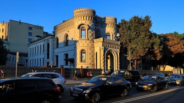 Особняк Арсения Морозова украсит новая художественная подсветка Особняк Арсения Морозова украсит новая художественная подсветка