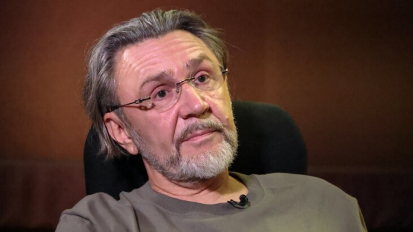 Шнуров заявил, что русские мотивы всегда будут звучать в его песнях Шнуров заявил, что русские мотивы всегда будут звучать в его песнях
