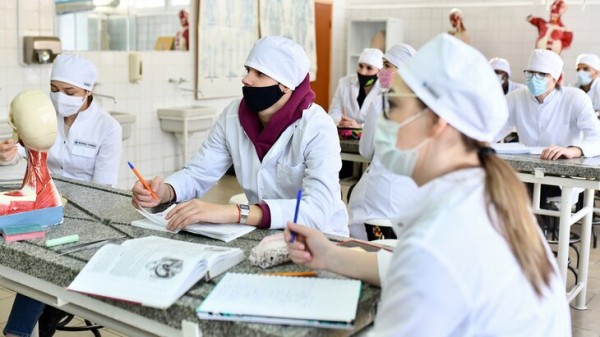 Студентов медвузов РФ могут обязать заключать целевой договор во время учебы Студентов медвузов РФ могут обязать заключать целевой договор во время учебы