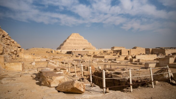 Cairo 24: трое туристов задержаны в Египте за попытку обнаженной фотосессии у пирамид Cairo 24: трое туристов задержаны в Египте за попытку обнаженной фотосессии у пирамид