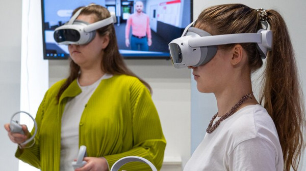 В Москве представили VR-тренажер для обучения сотрудников спорткомплексов В Москве представили VR-тренажер для обучения сотрудников спорткомплексов