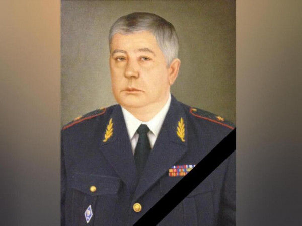Коллеги почтили память умершего год назад экс-начальника ГИБДД Москвы Коллеги почтили память умершего год назад экс-начальника ГИБДД Москвы