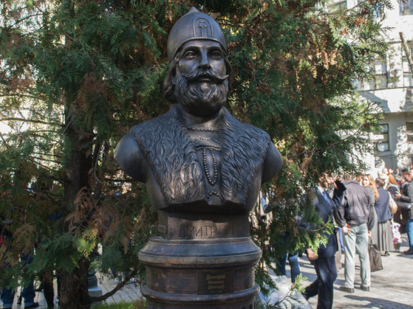 Частицу мощей Дмитрия Донского пронесут по Москве 6 сентября Частицу мощей Дмитрия Донского пронесут по Москве 6 сентября